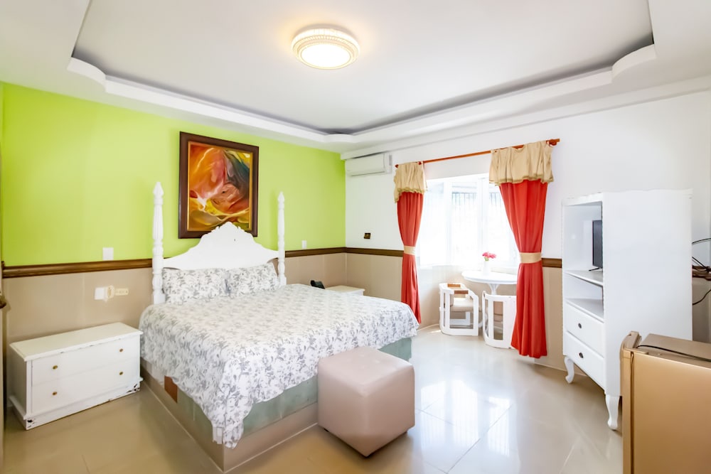 La Casona Dorada 36/56