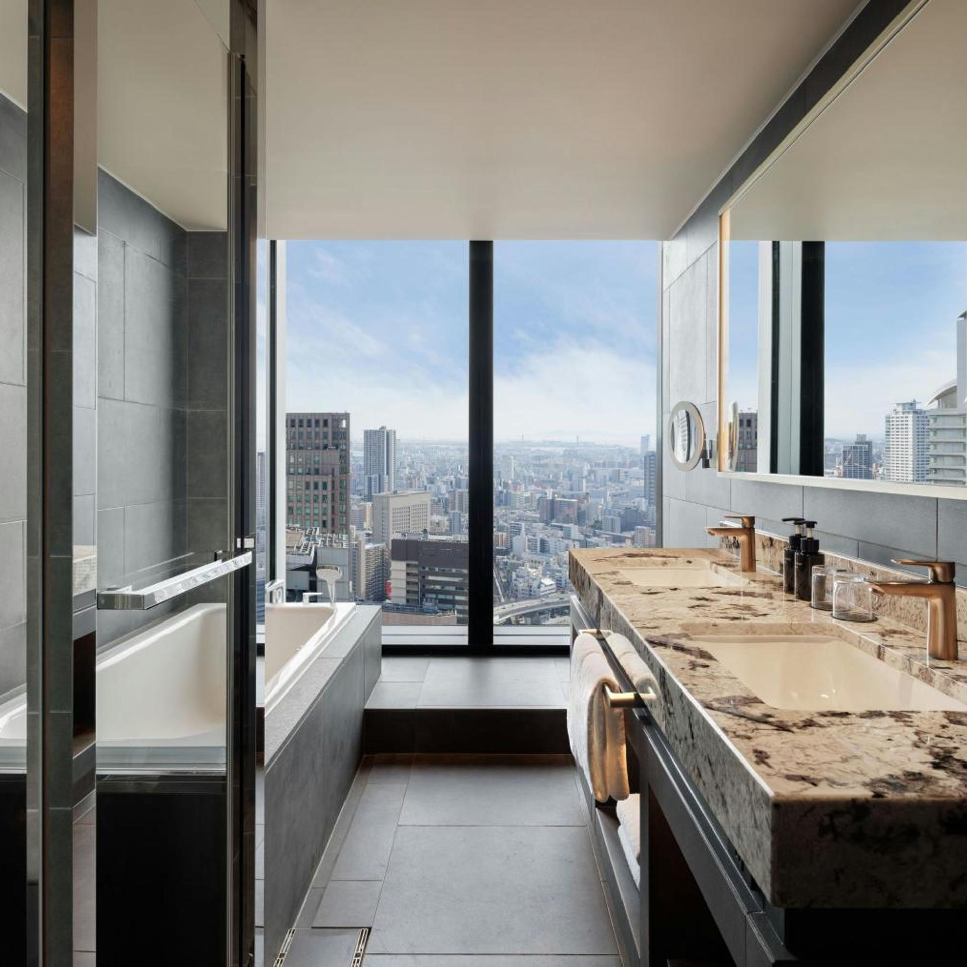 Scenic, King Bed, City View, High Floor, Corner