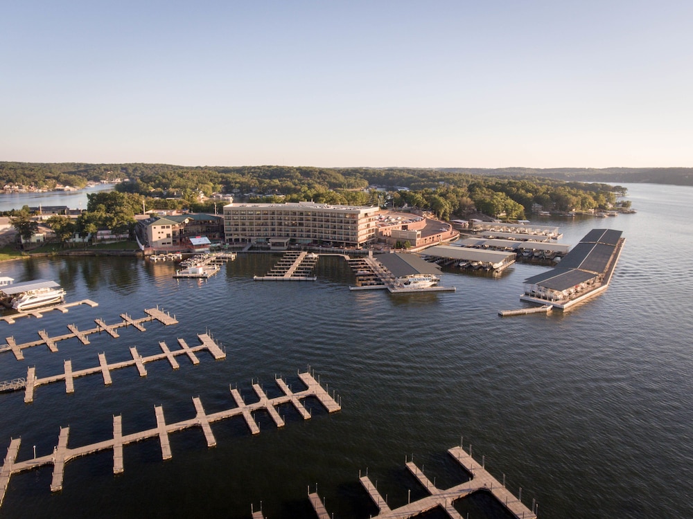 Camden On the Lake Resort Spa Yacht Club 66/68