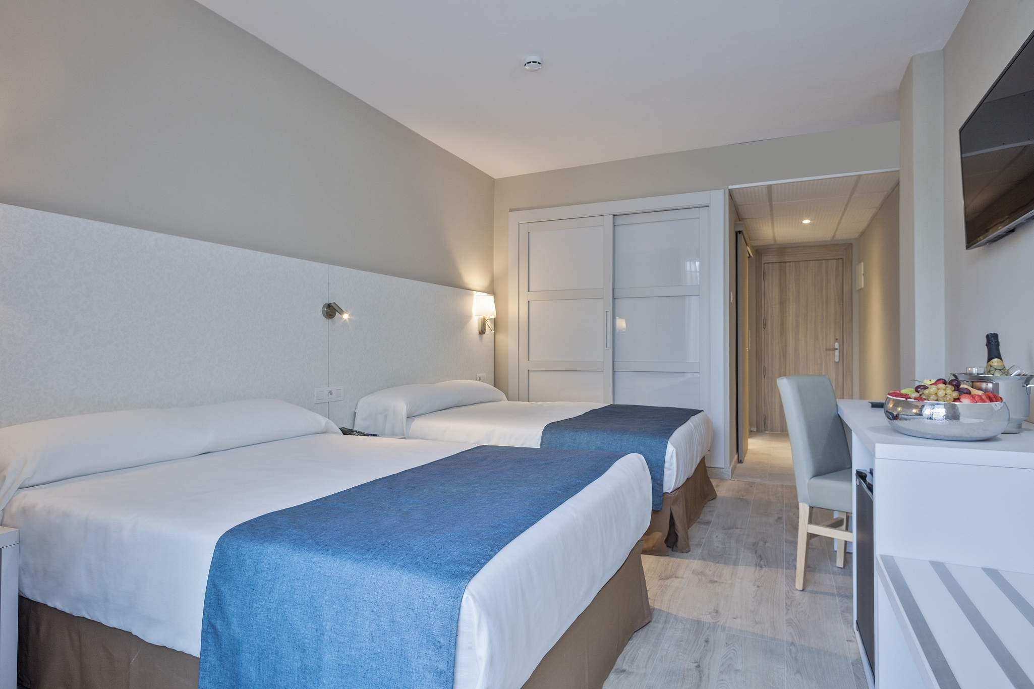 ROOM, SINGLE, DOUBLE BED, POOL VIEW