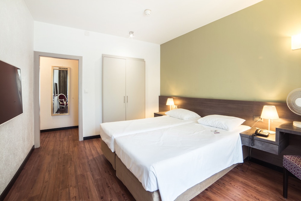 2 BEDROOMS, DELUXE, SUITE