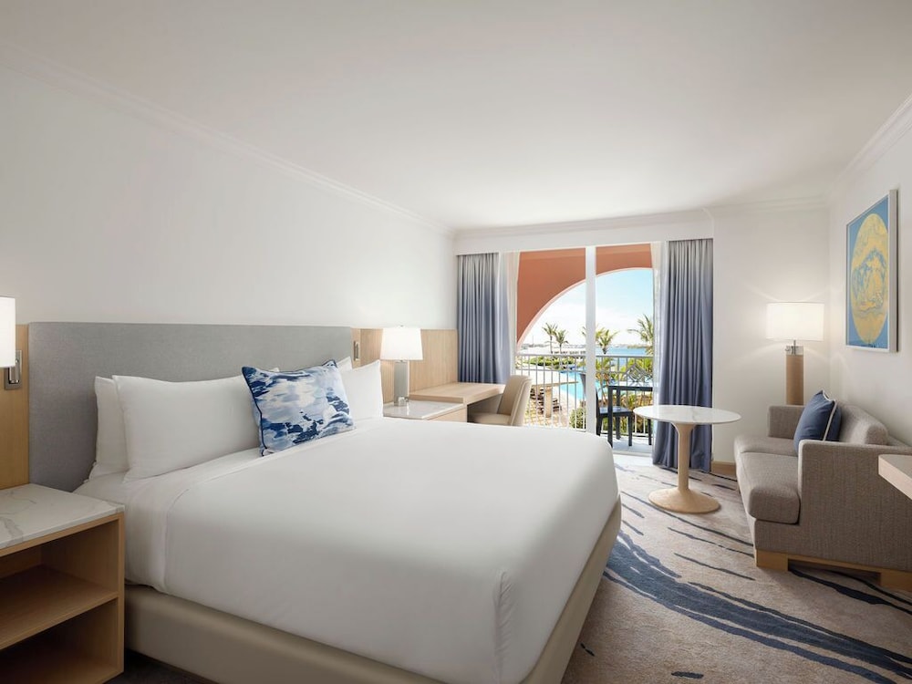 Signature, King Bed, Pool Side, Private Infinity Pool