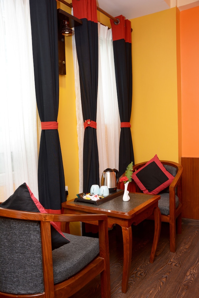 Karma Boutique Hotel 41/43