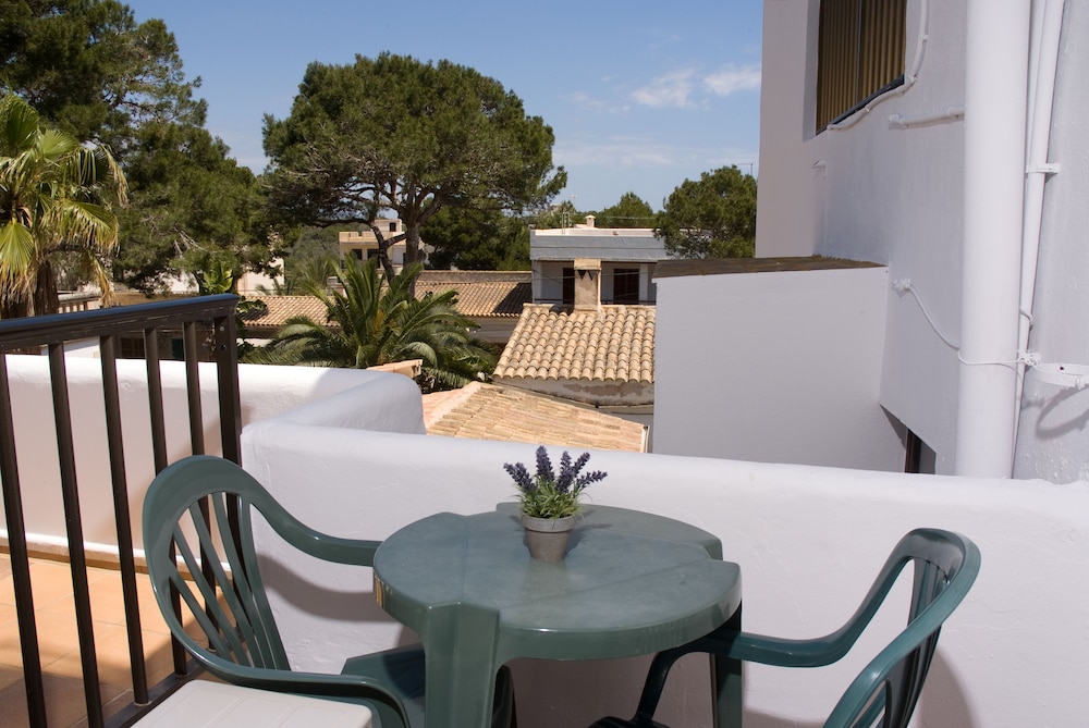 Marblau Hostal 23/50