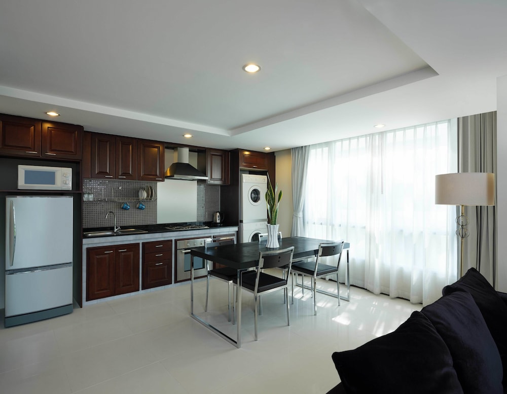 Silom Lofts Hotel 44/47