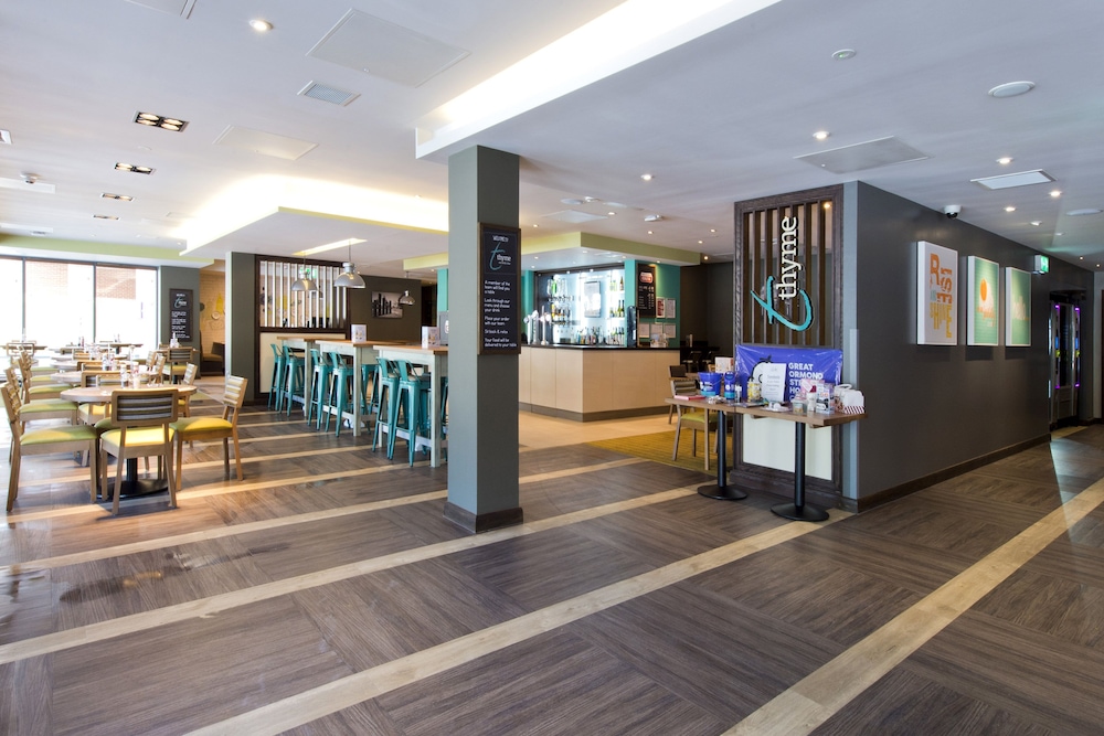 Premier Inn Newbury Town Centre (London Road) Hotel 8/37