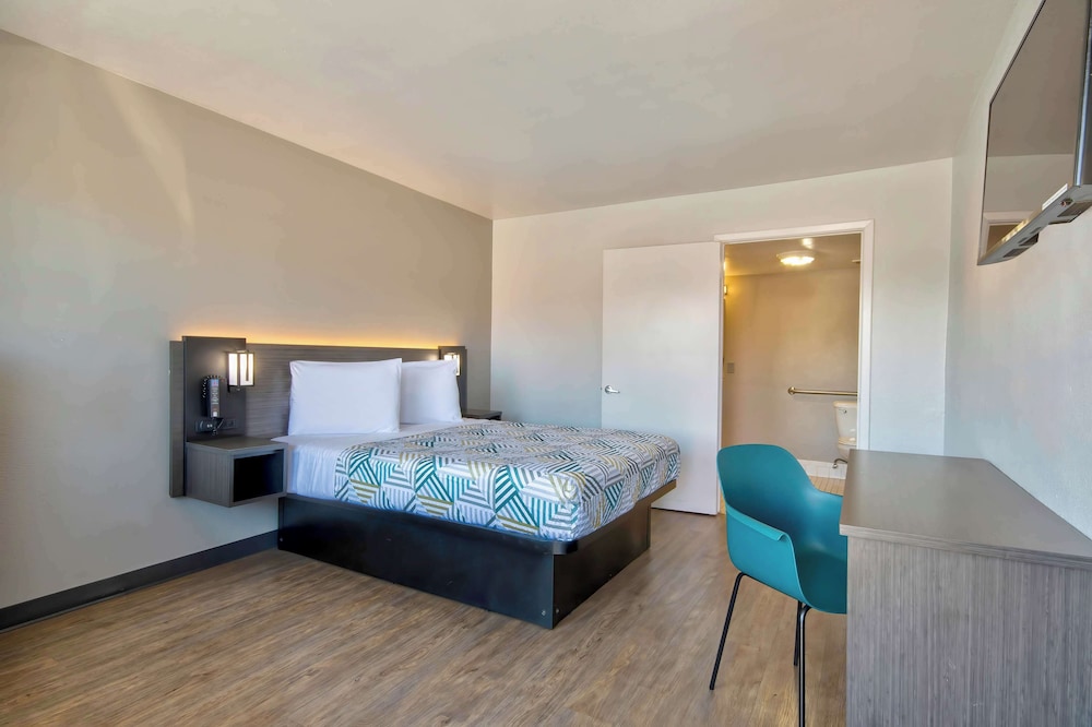 STANDARD, DOUBLE BED, ACCESSIBLE