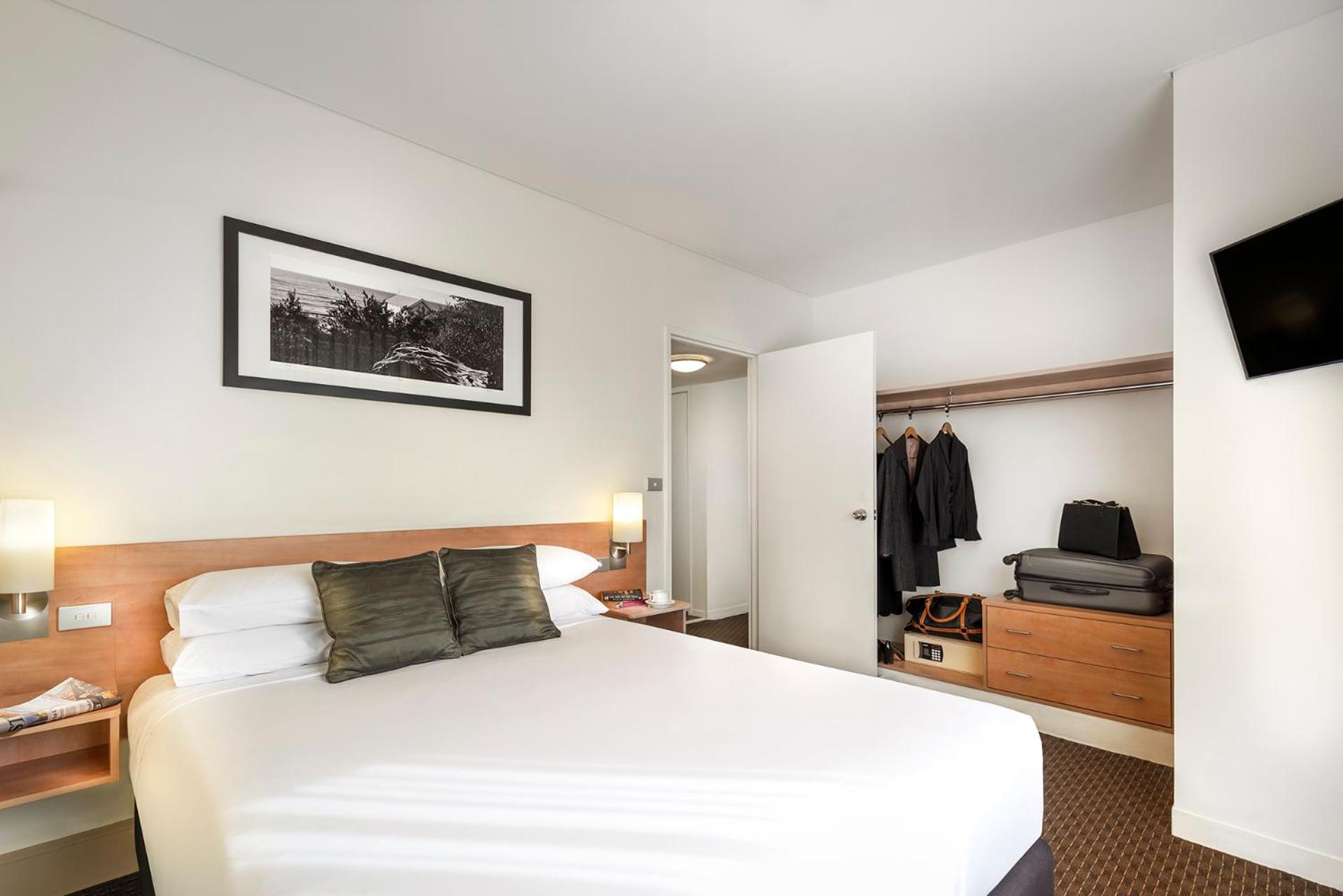 2 Bedrooms, Apartment, Twin Beds, Queen Bed, Sofa