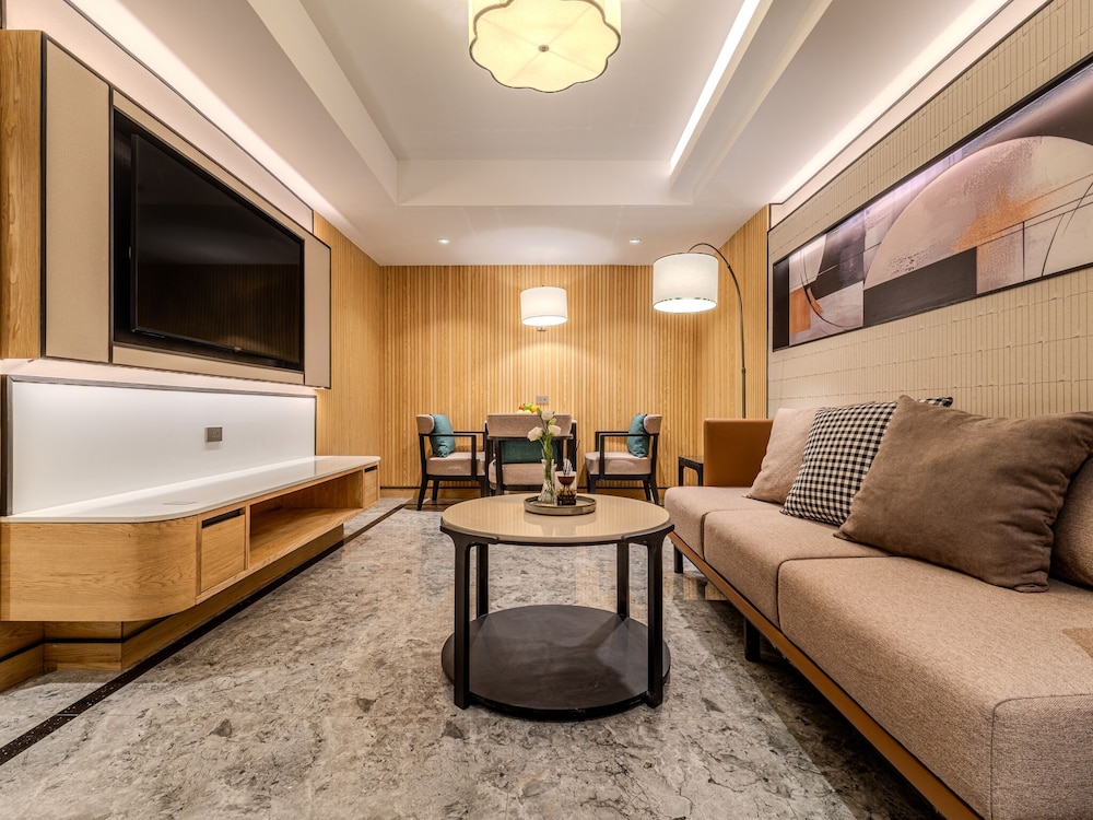 Court Wing Hotel Sukhumvit Bangkok 33/54
