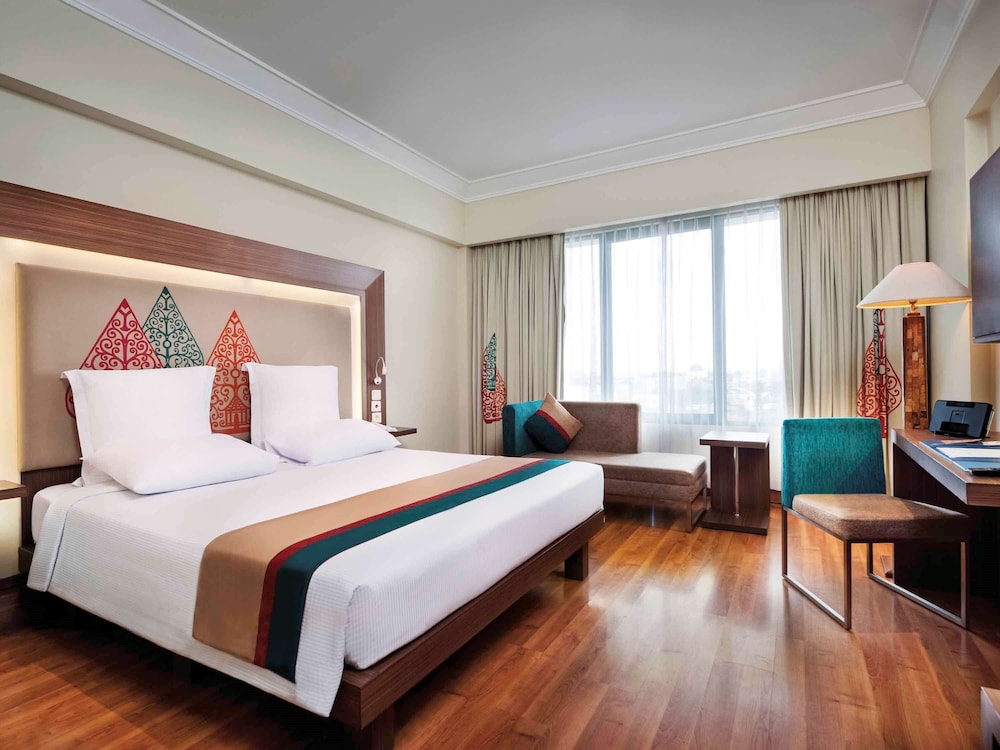 NOVOTEL SOLO 13/64