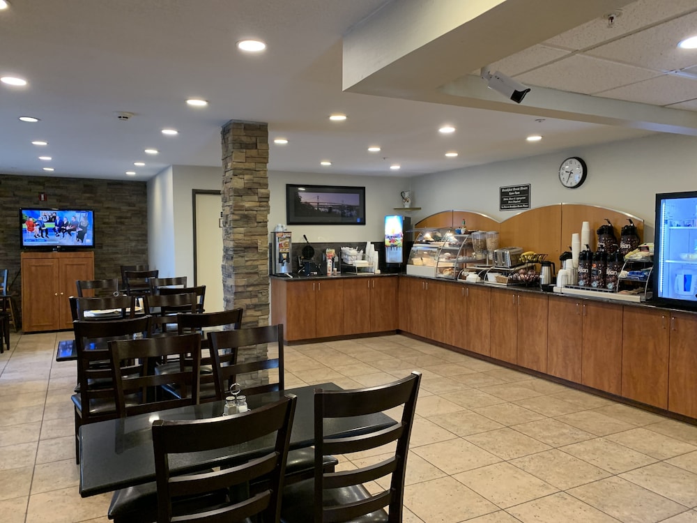 Ramada By Wyndham Portland 31/35