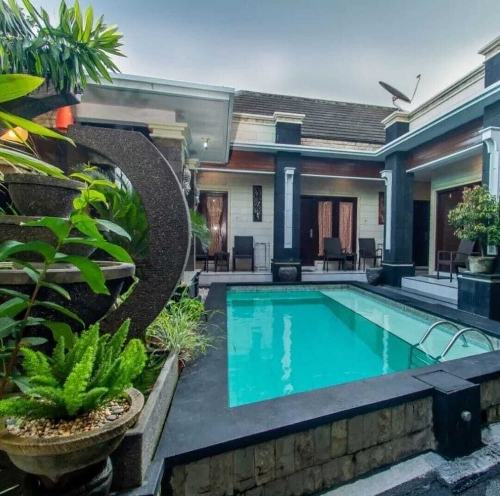 Denays House 47/50