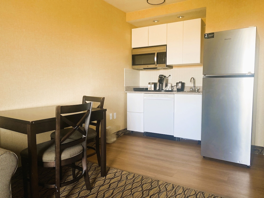 Wingate by Wyndham Fort Saskatchewan 10/64