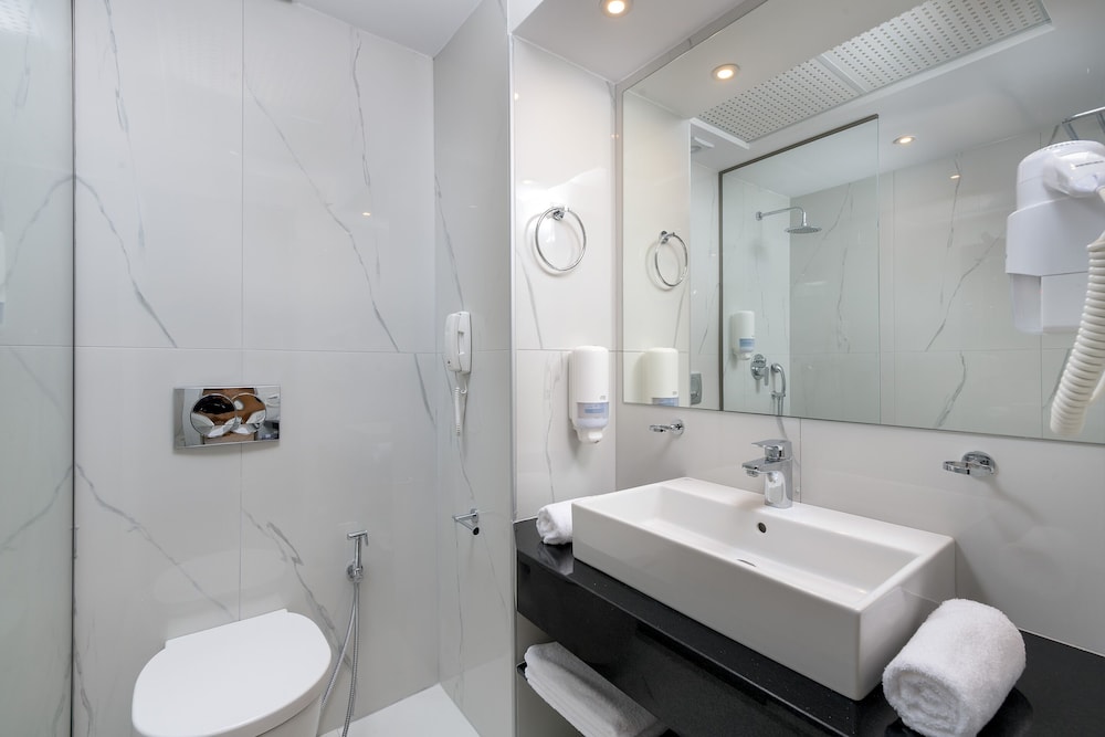 Oceanis Beach Hotel 50/50