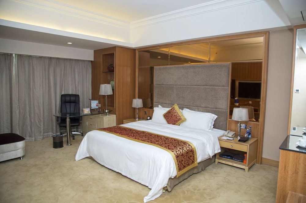 Gladden Hotel Jiangmen 22/61