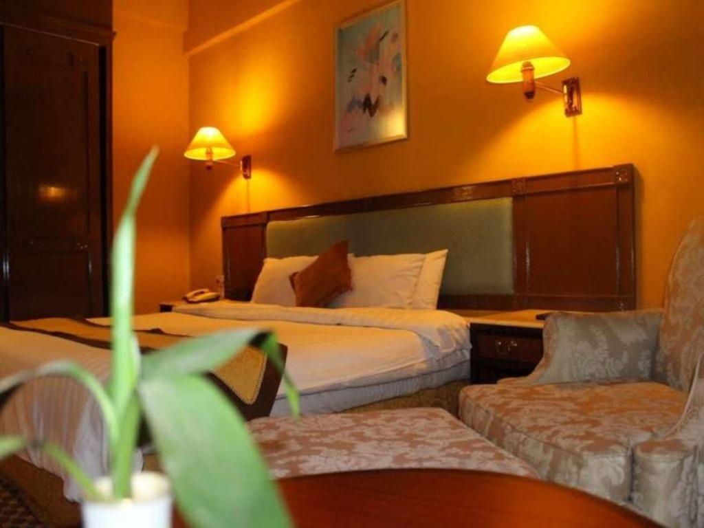 Nida Rooms Purna Mtq 8/17