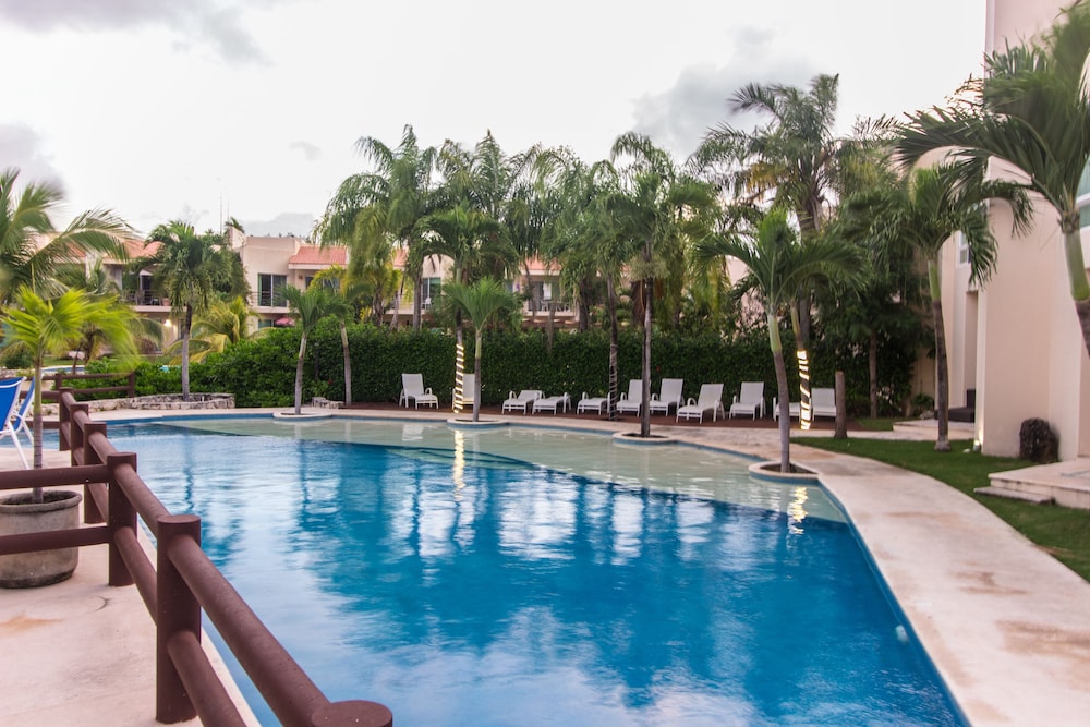 Coral Maya Stay Suites 47/50