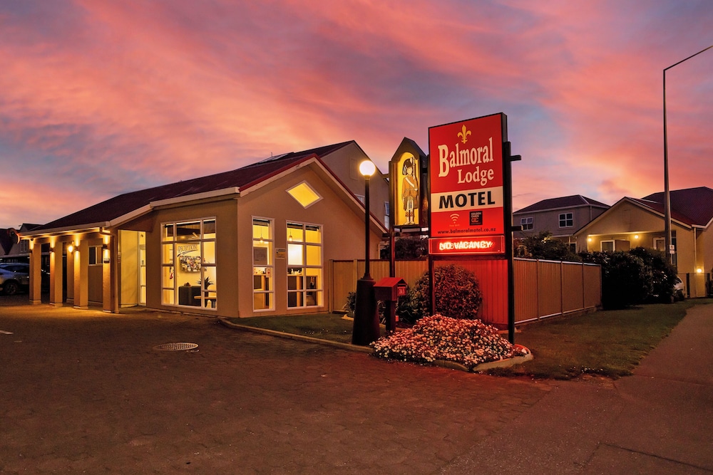 Balmoral Lodge Motel 8/59