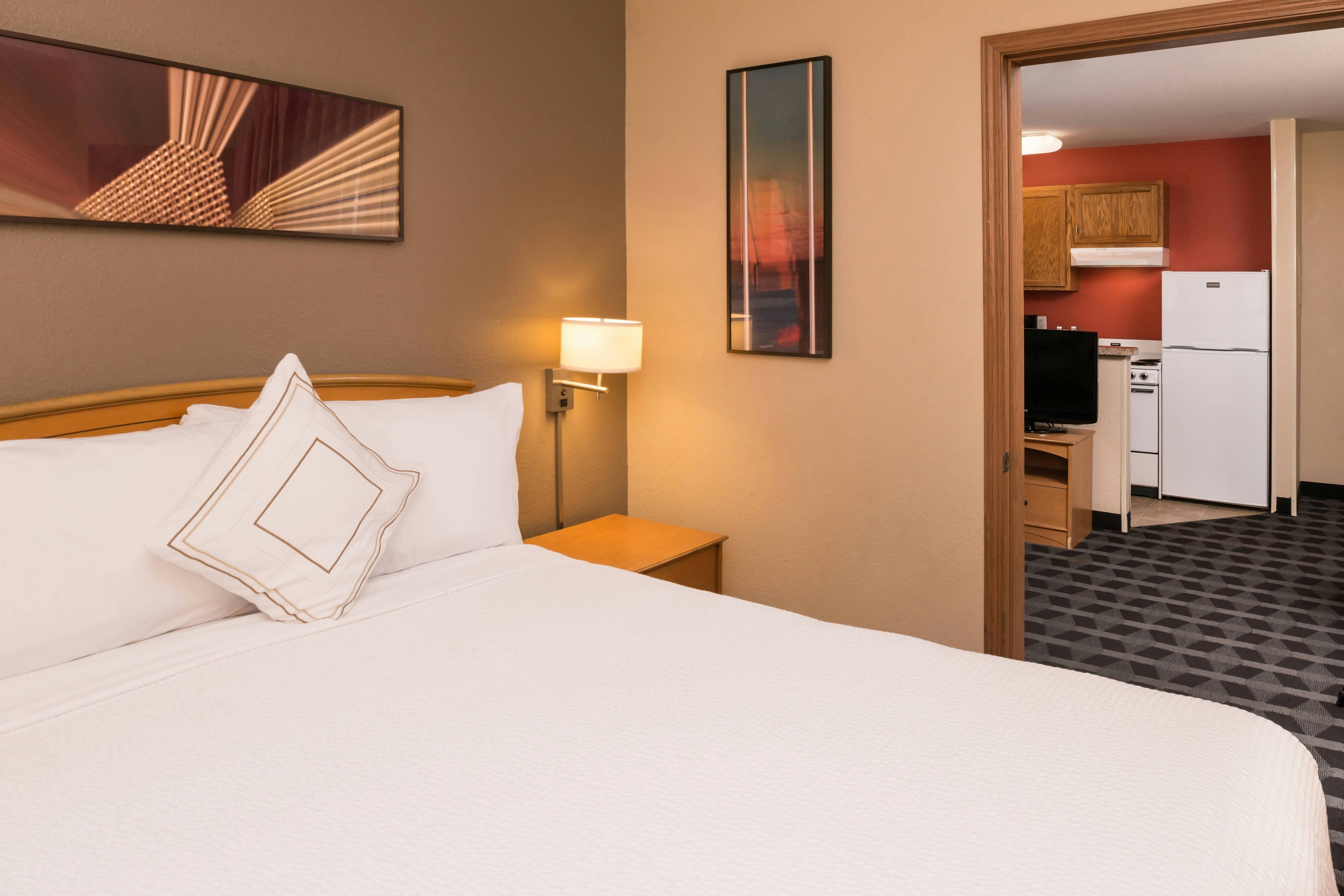 Room at TownePlace Suites by Marriott Anaheim Maingate Near Angel Stadium, ANAHEIM - CA