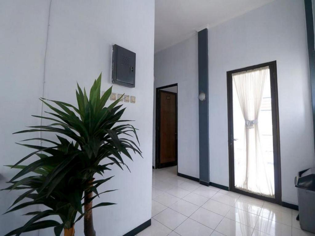 Reddoorz Plus Near Undip Tembalang 16/47