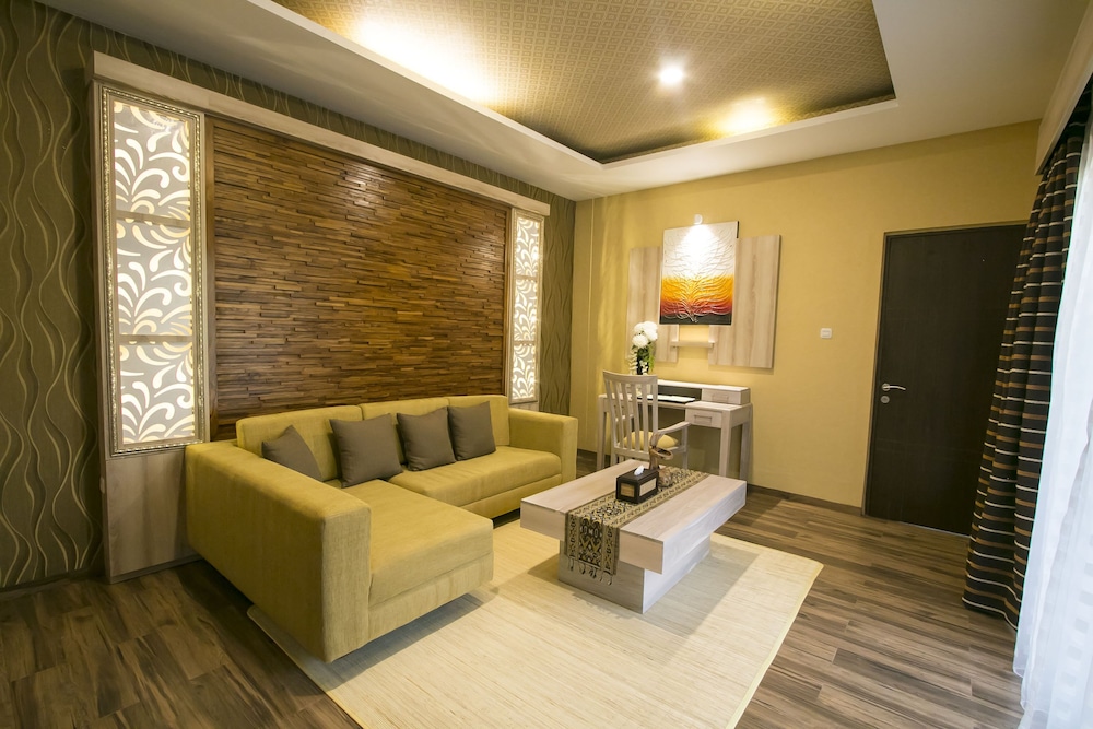 Flamingo Dewata Suite 63/87