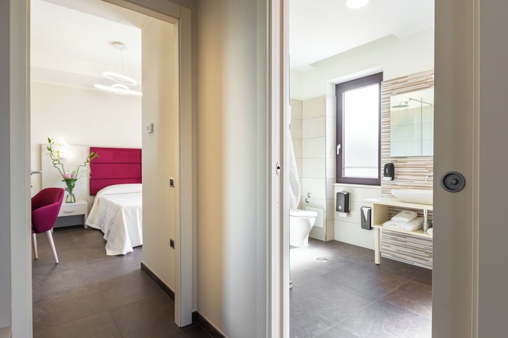 Lual Bleisure Hotel 35/43