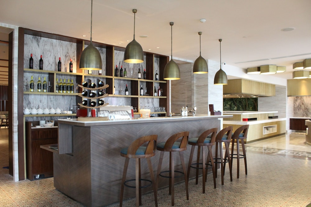 Vasa Hotel Surabaya 65/84