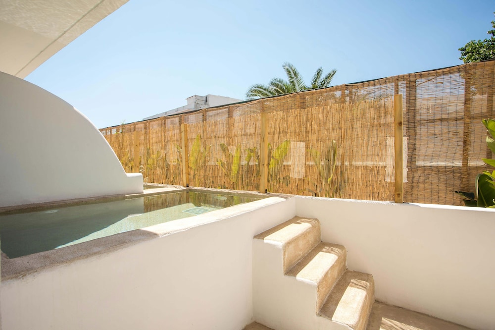 Atma Beach Rooms & Suites 15/27