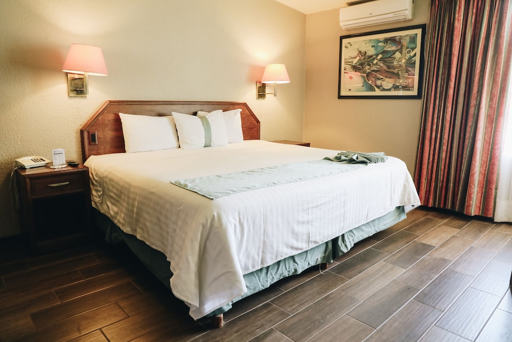 Hotel La Joya 13/62