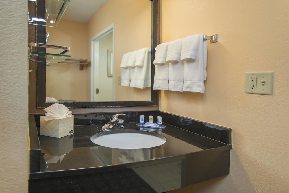 Fairfield Inn And Suites Frederick 48/50