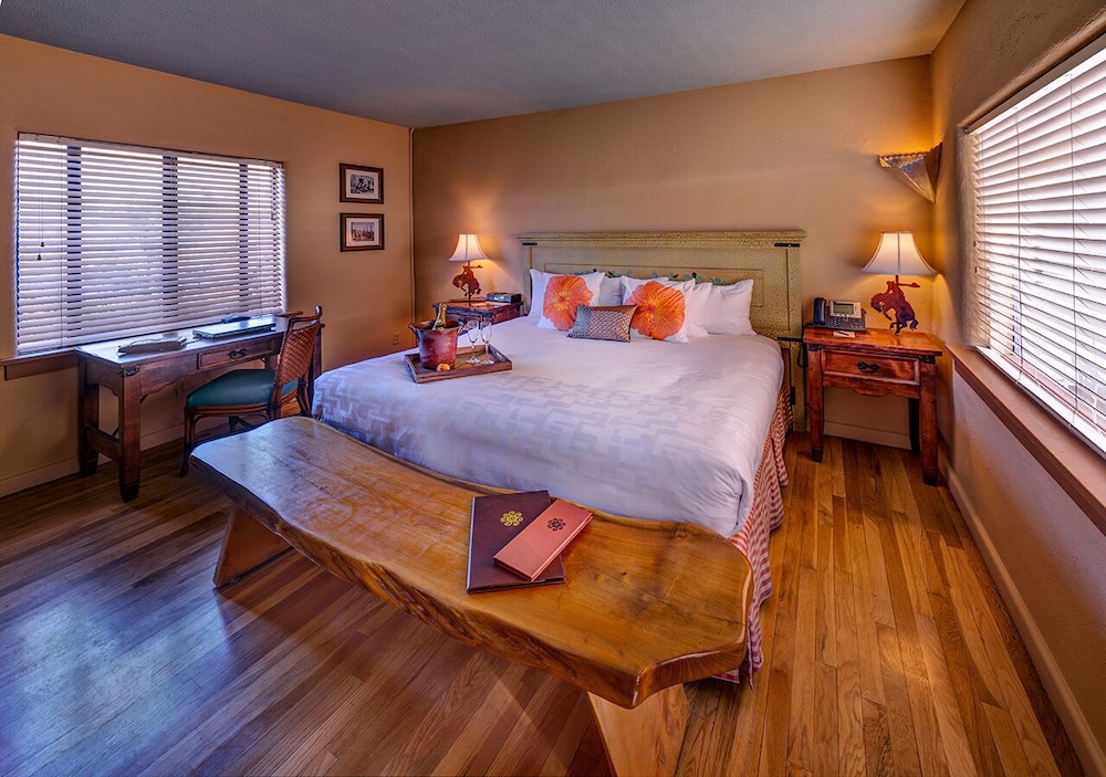 Hacienda Del Sol Ranch Resort 36/79