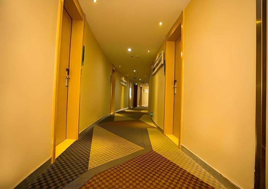 City Comfort Inn Wuhan Jiangxia 26/47