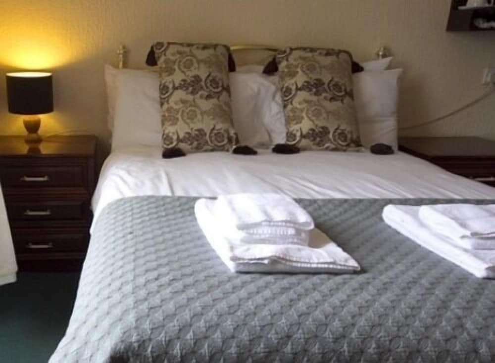 Anchor Hotel 26/50