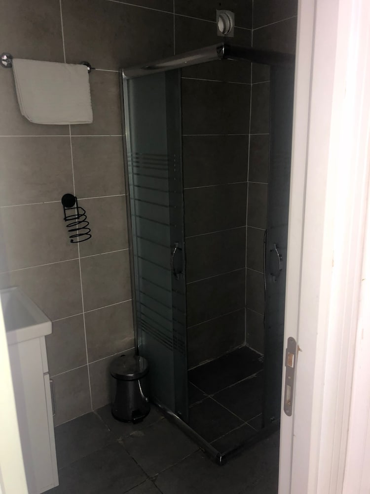 Hotel 1453 57/60