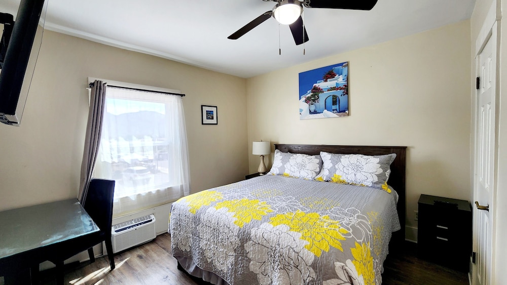Santa Paula Inn 19/56