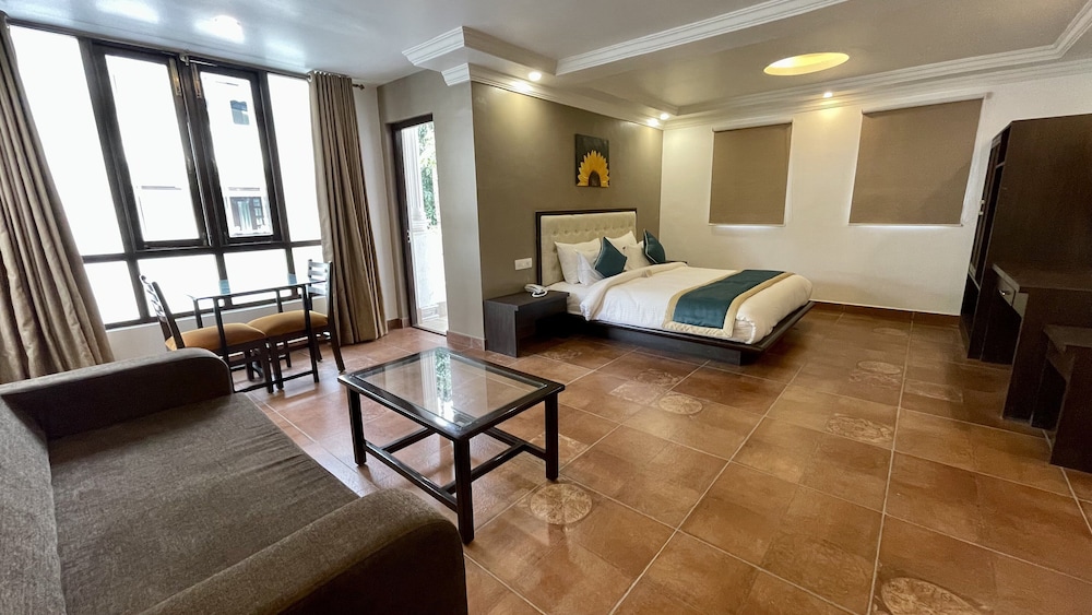 Ziva Suites 10/50