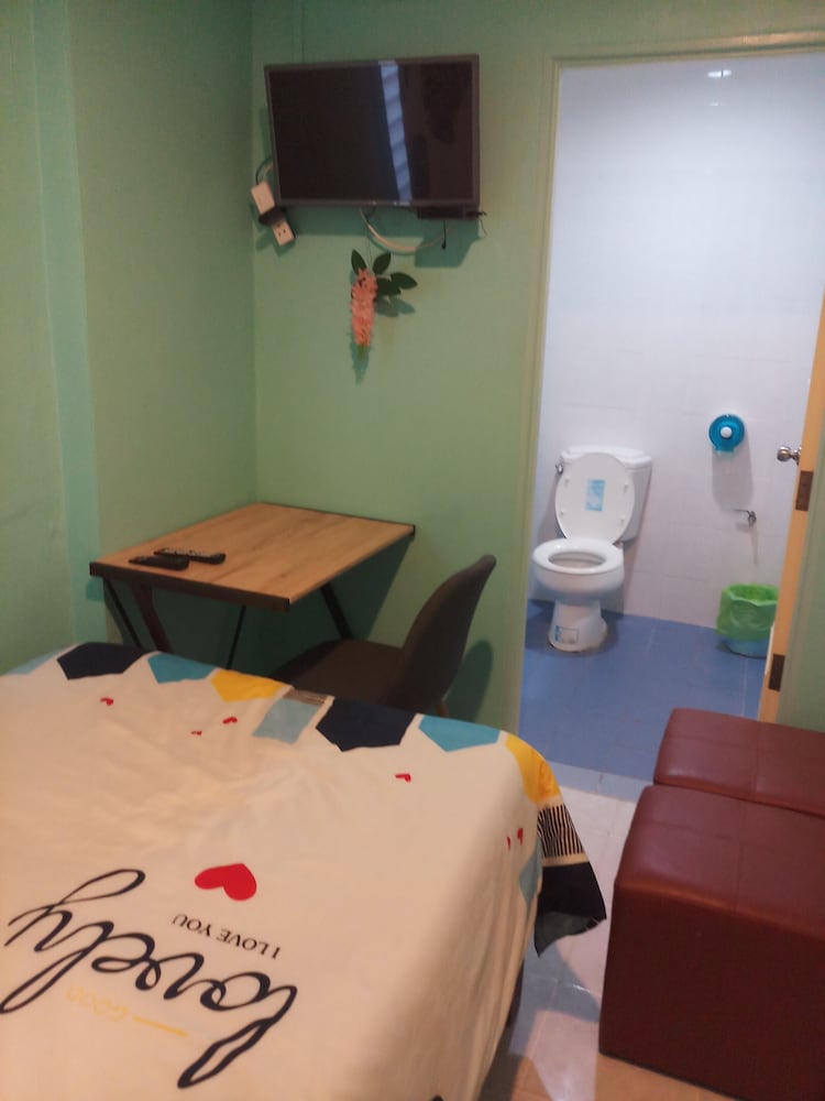 ROOM, SINGLE