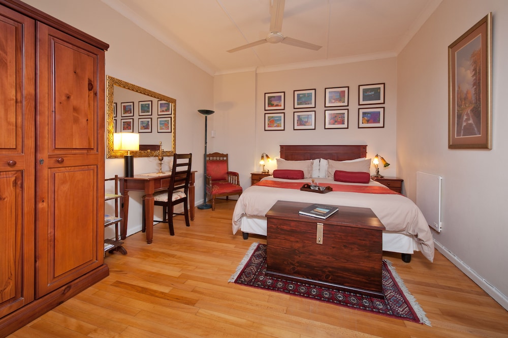 Brown Jug Guest House 7/37