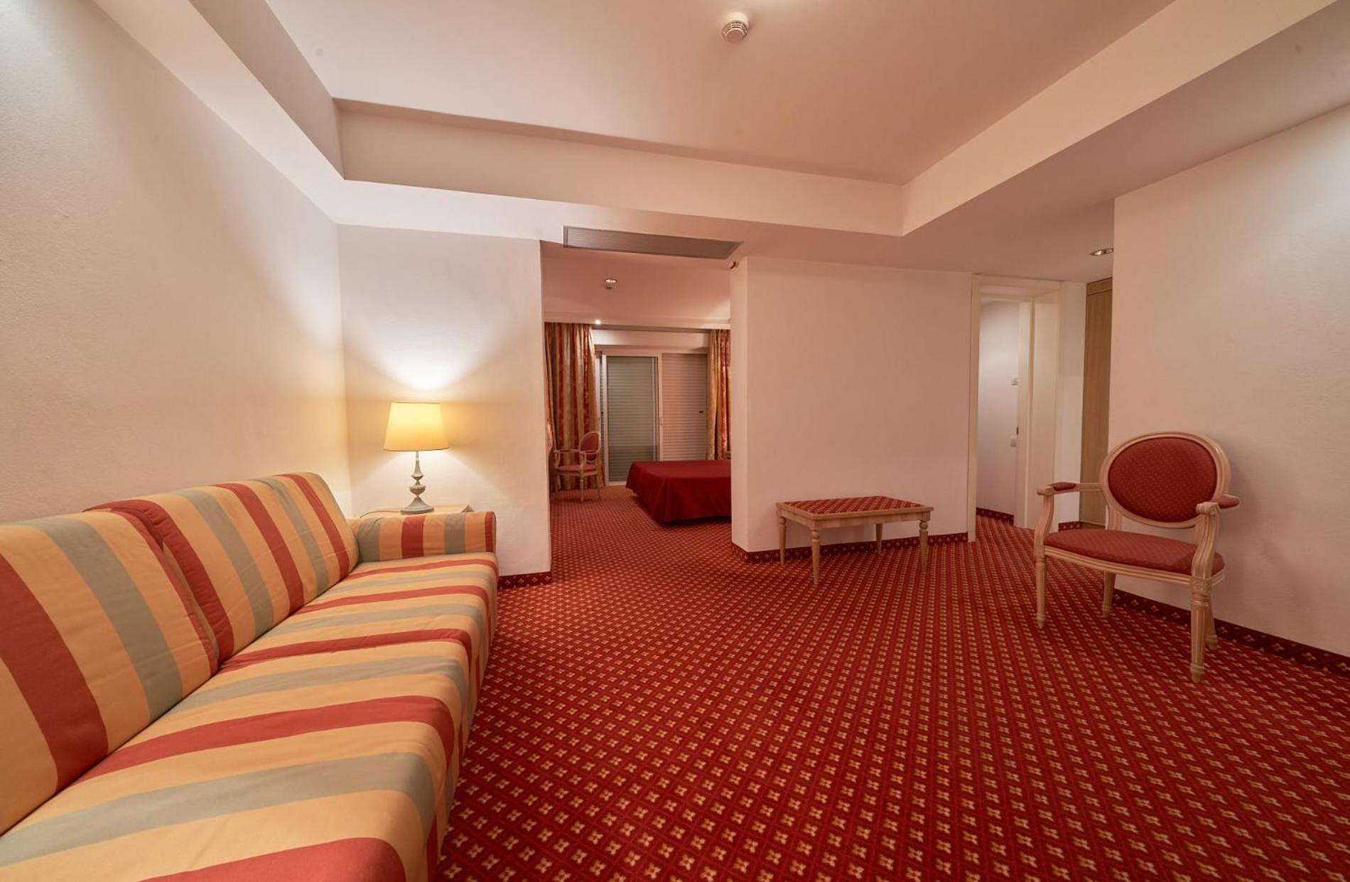 Hotel Bristol 23/50