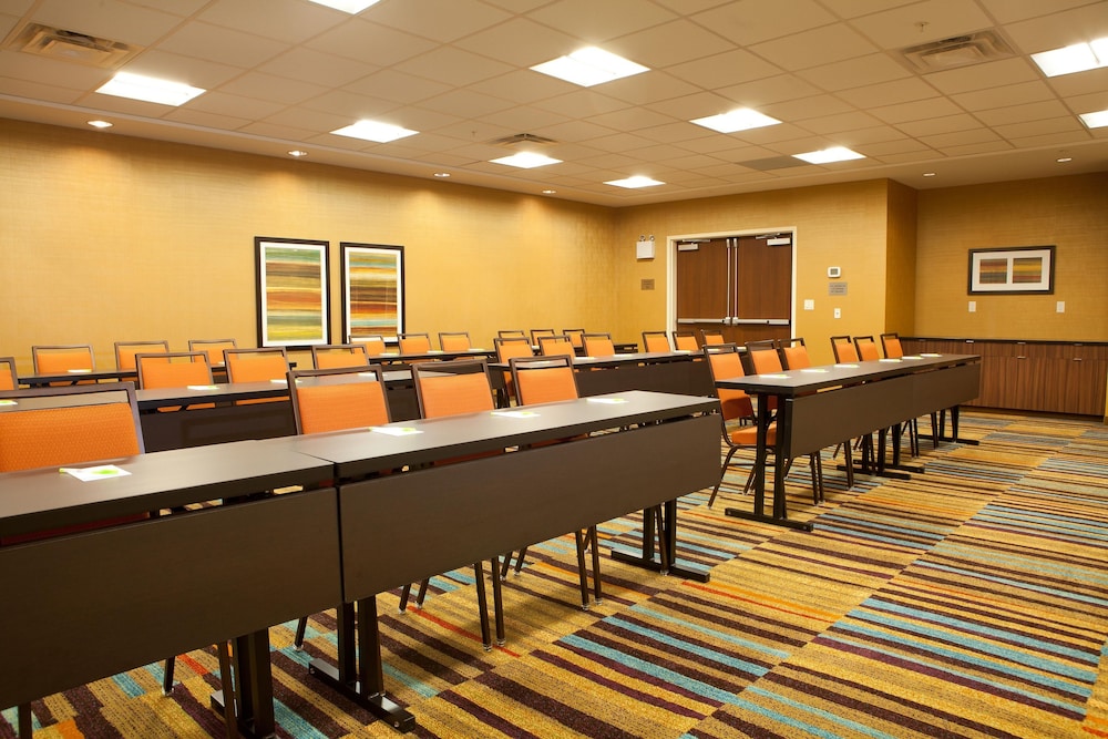 Fairfield Inn And Suites By Marriott Lethbridge 35/36