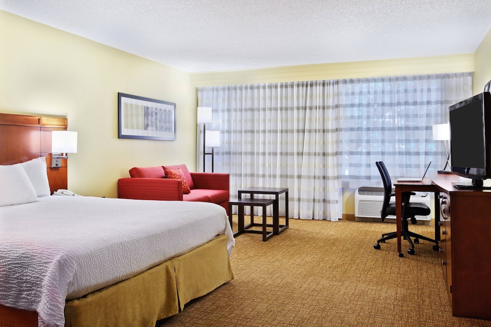Courtyard Houston Brookhollow 7/41