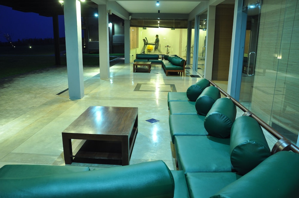 Laya Safari Resorts Spa 52/68