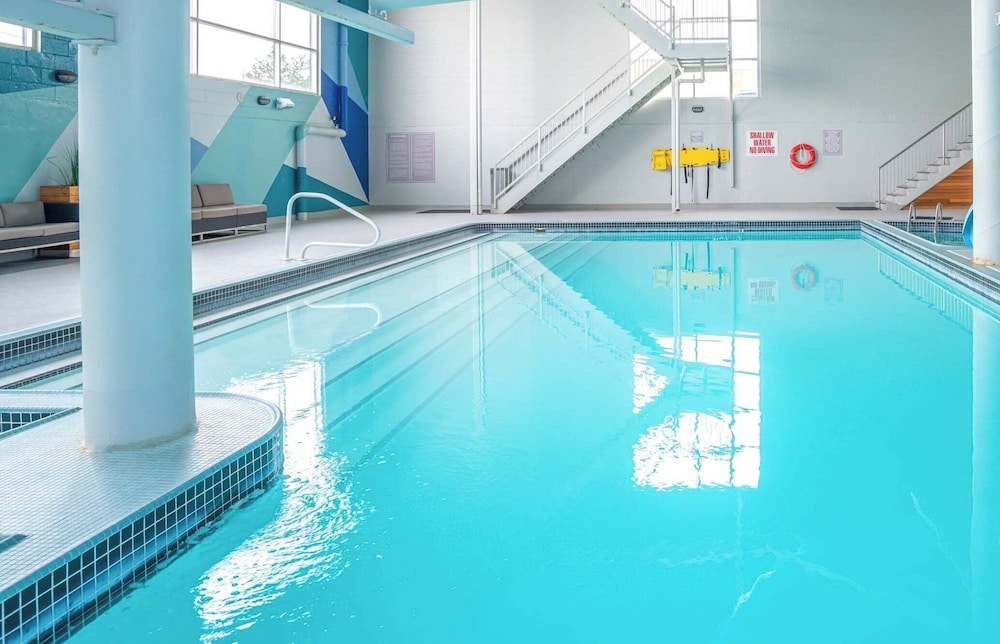 swimming pool spa