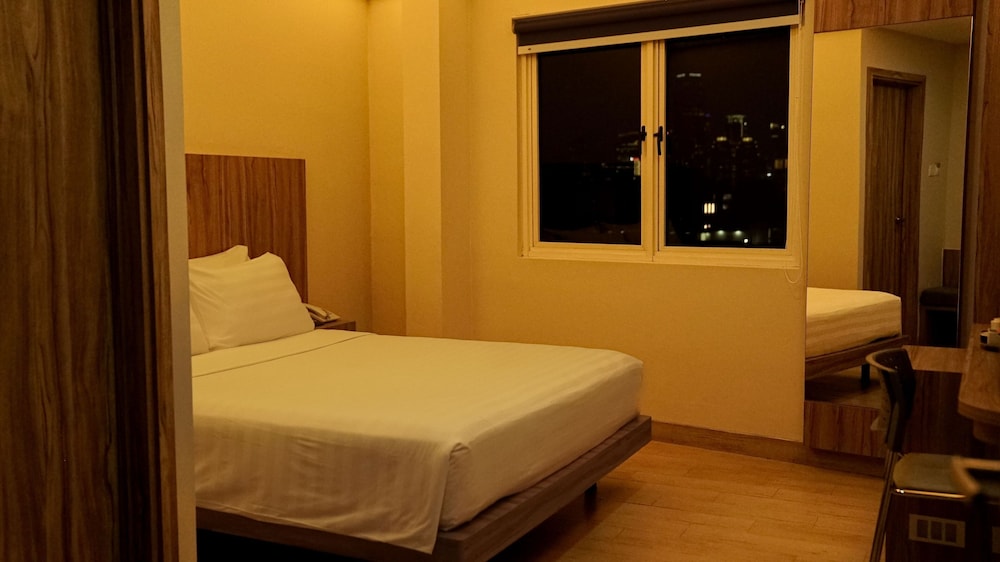 Hotel Cikini 12/28