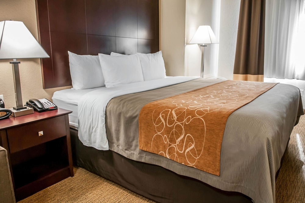Comfort Suites Albuquerque/North Journal Center photo2