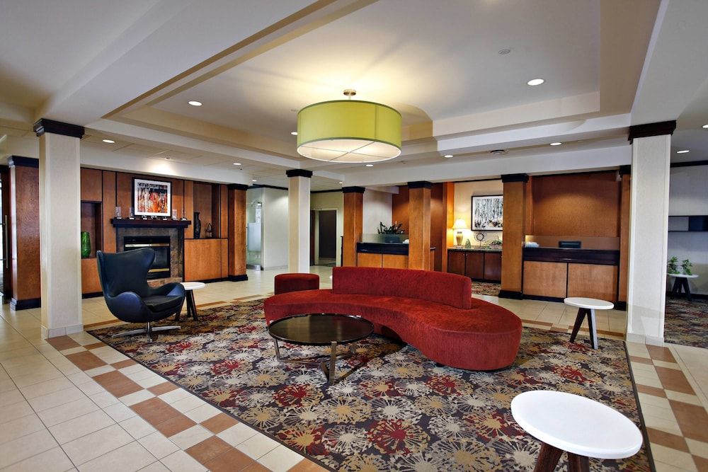 Fairfield Inn And Suites Sudbury 8/36