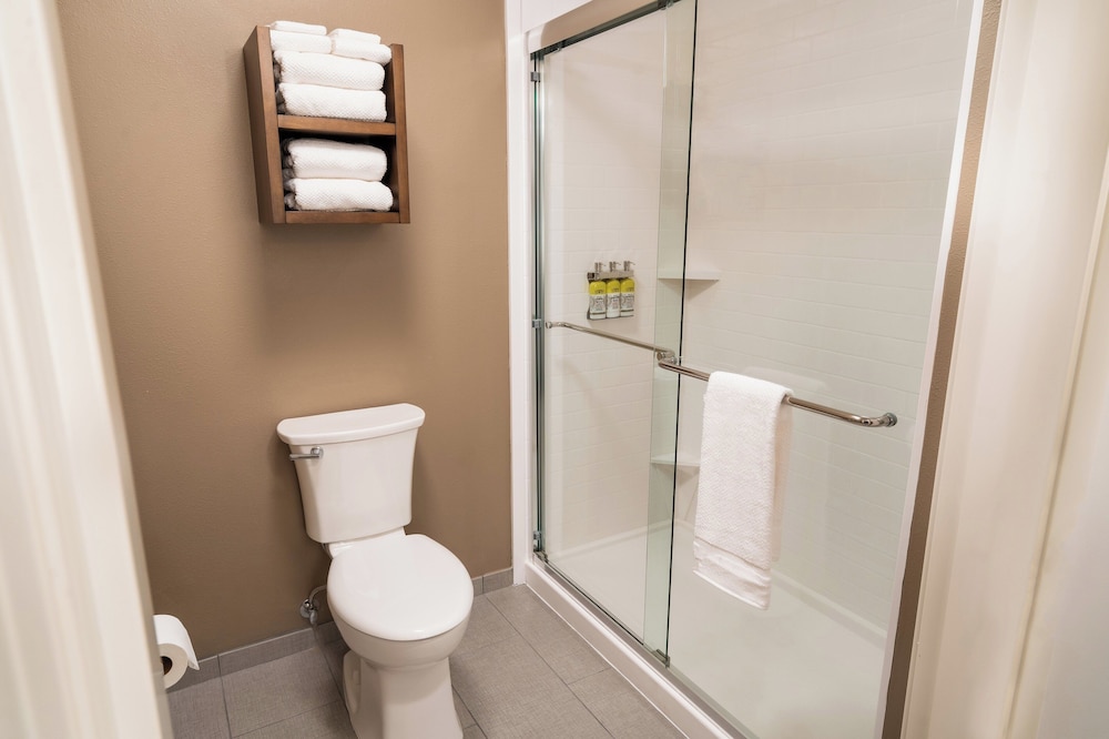 Staybridge Suites Coeur D Alene 42/44