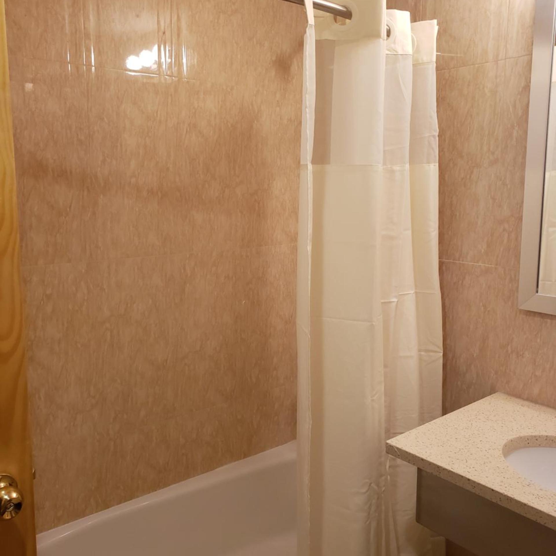 Elmhurst Hotel 50/50