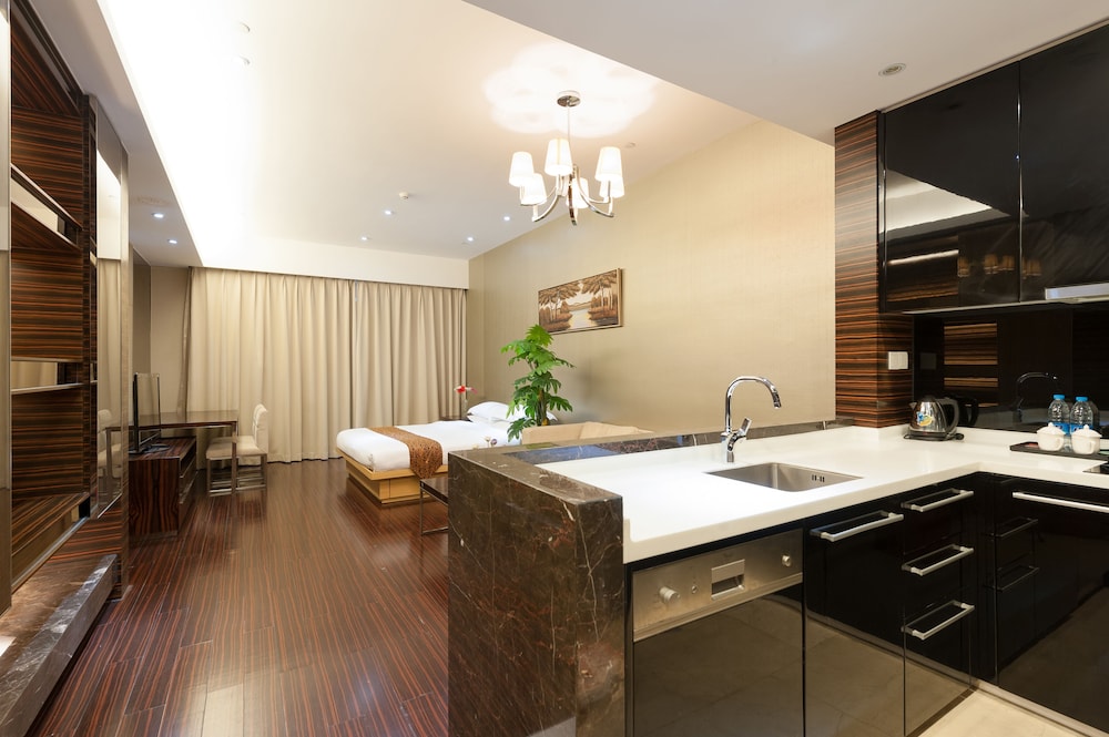 Yicheng Apartment Poly World Center 58/59