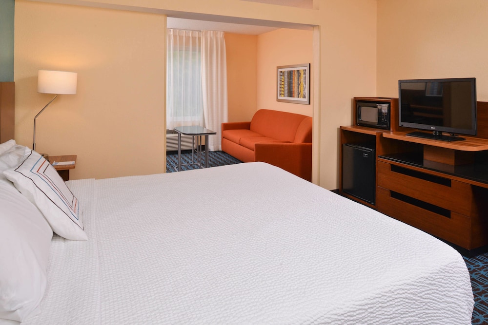 Baymont by Wyndham St. Charles 2/20